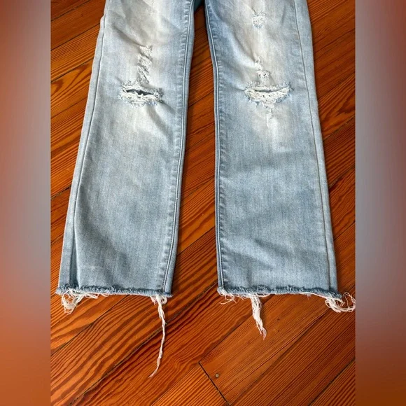 Flying Monkey Jeans - light wash straight legs with rips - Picture 4 of 7